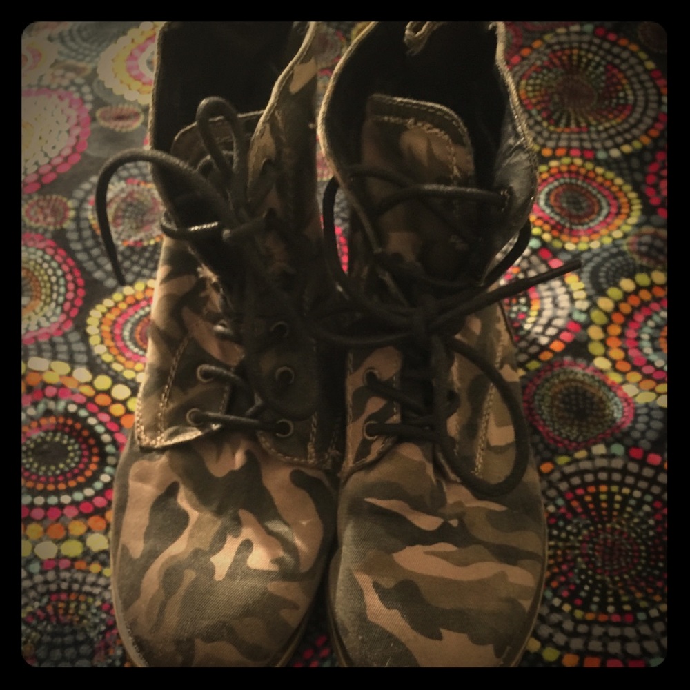 Camo boots